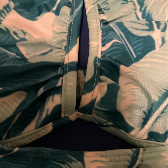 🆕Turquoise, Blue, Green & White Leaf Print Cutout Halter Neck Bathing-suit NWT - Picture 6 of 8